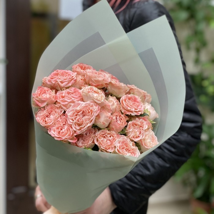 5 кустовых розово-персиковых пионовидных роз Фаир Флоу